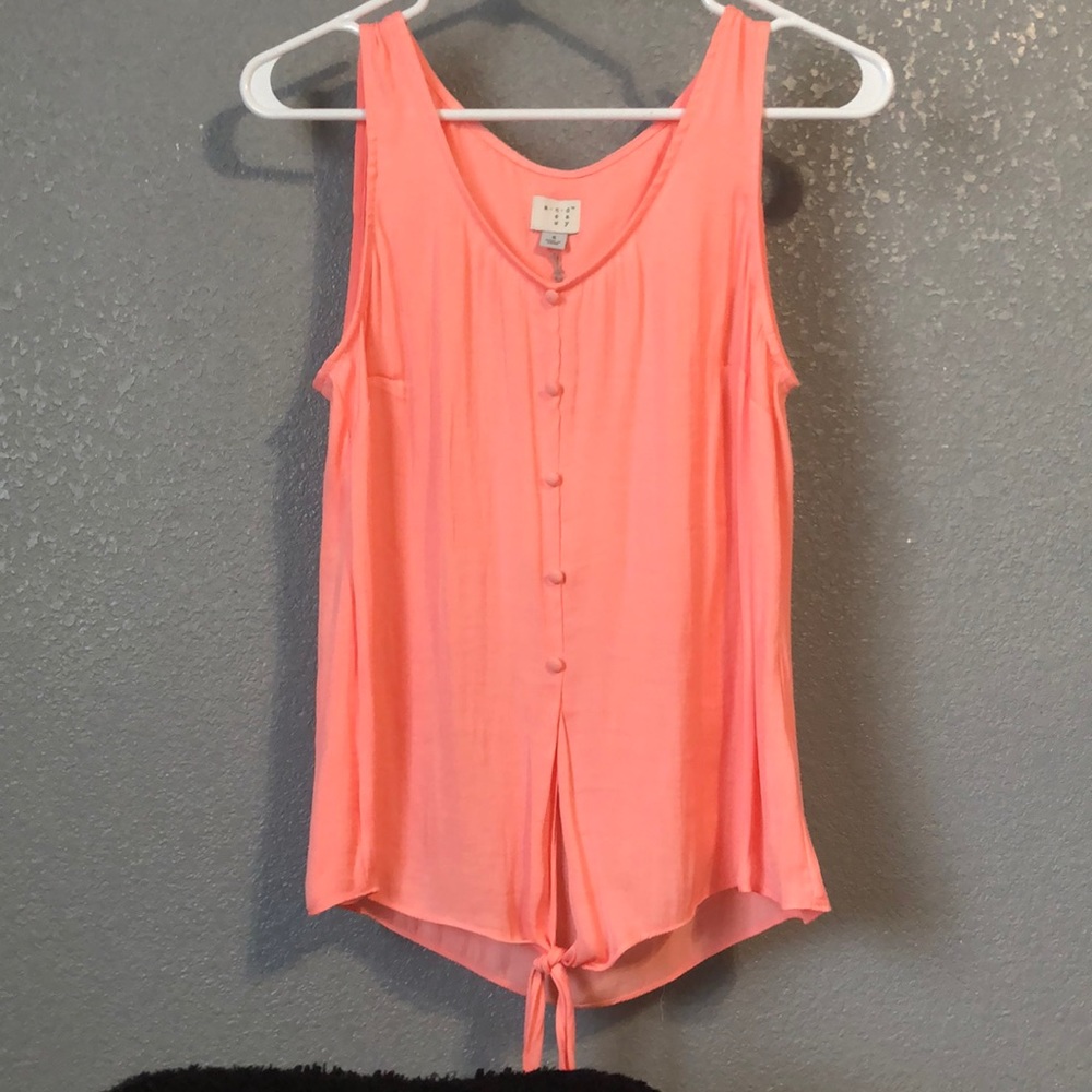 Light Melon Tank with Tie